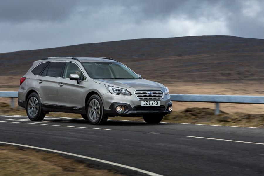  Subaru Outback 2.0D 2015 года  (UK) (фото 18 из 32)